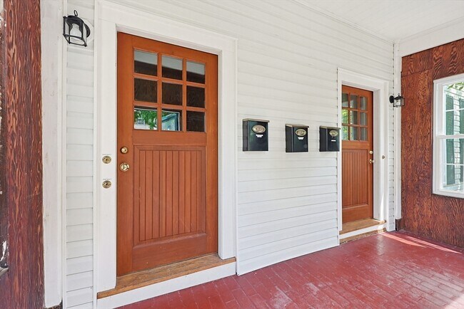 Building Photo - 36 Albion St