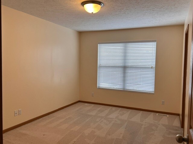 Building Photo - 14962 Himebaugh Ave
