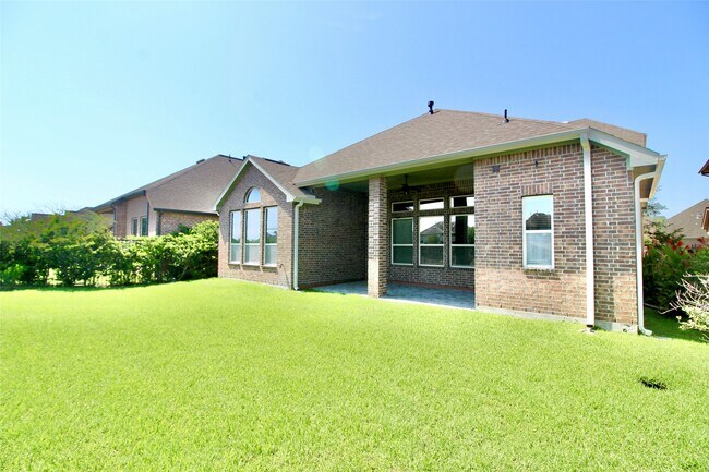Building Photo - 24115 Via Privato Dr