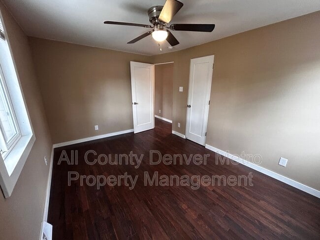 Building Photo - 6915 W 55th Pl