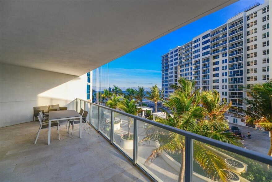 Building Photo - 3101 S Ocean Dr