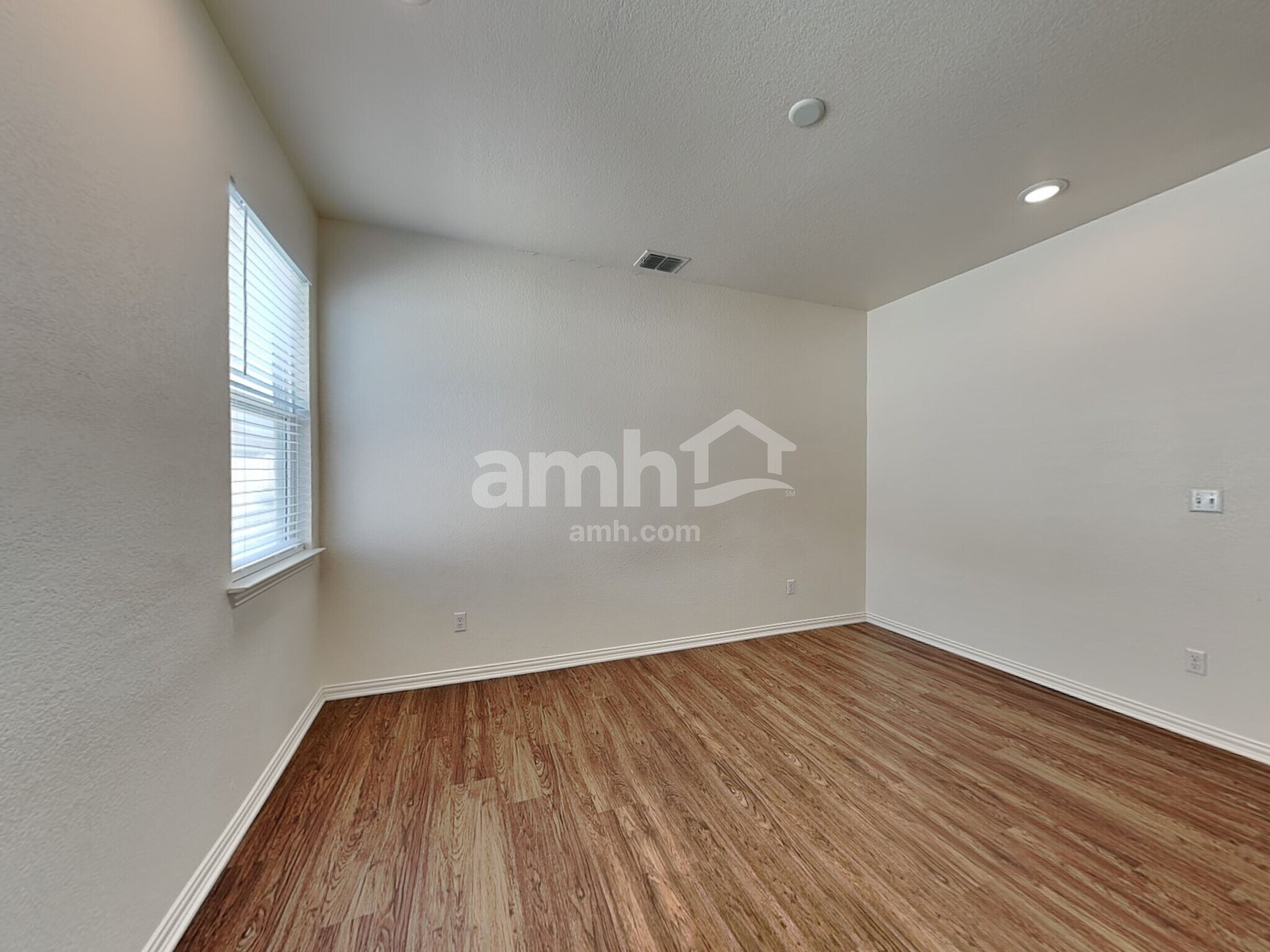 Building Photo - 2741 Meadowood Heights