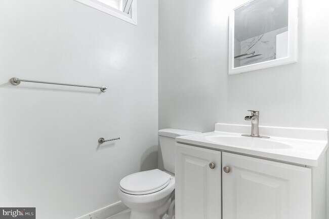 Building Photo - 1223 Simms Pl NE