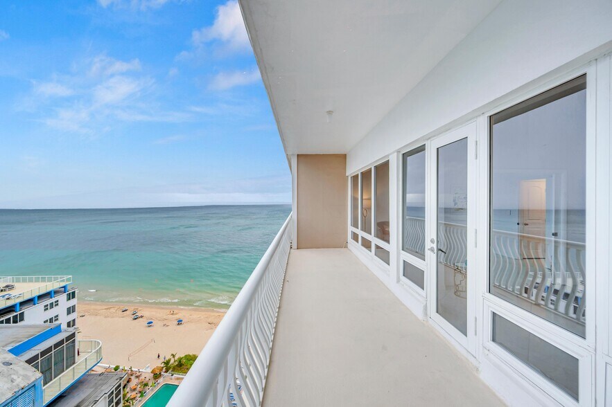 Building Photo - 4020 Galt Ocean Dr