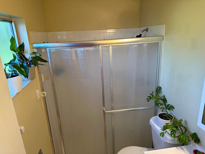 Building Photo - 1690 SE Ridgewood St