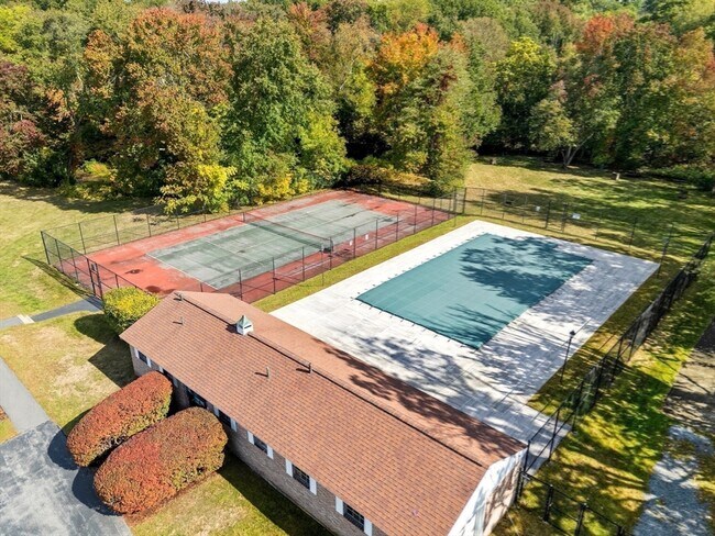 Building Photo - 10 Washington Park Dr