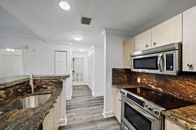 Building Photo - 1803 N Flagler Dr