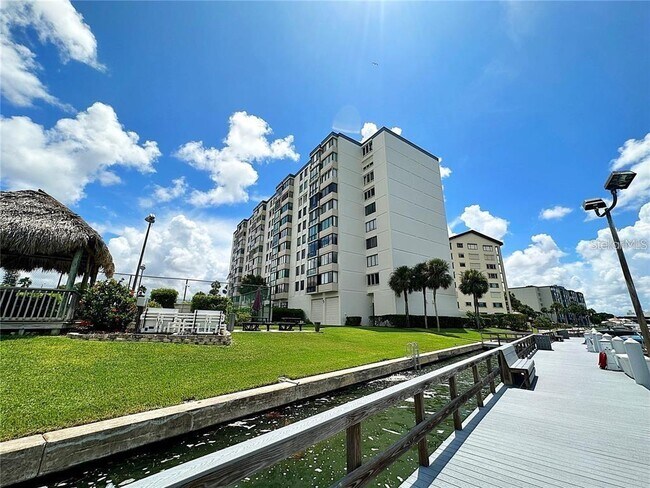 Building Photo - 660 Island Way