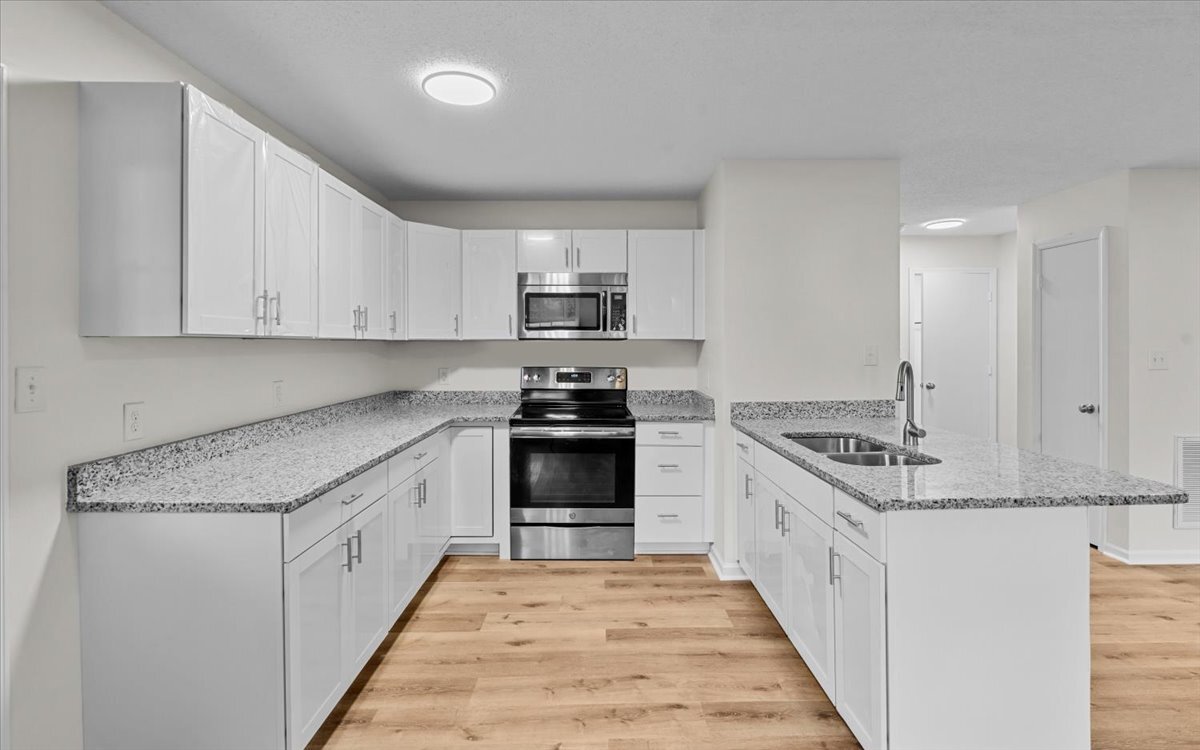 Building Photo - 718 Miles St