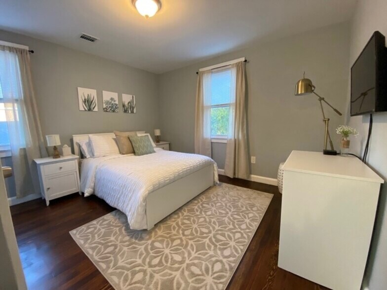 Building Photo - 925 Mack Pl