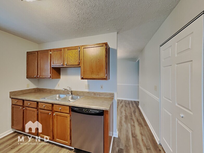 Building Photo - 8224 Wynewood Ct