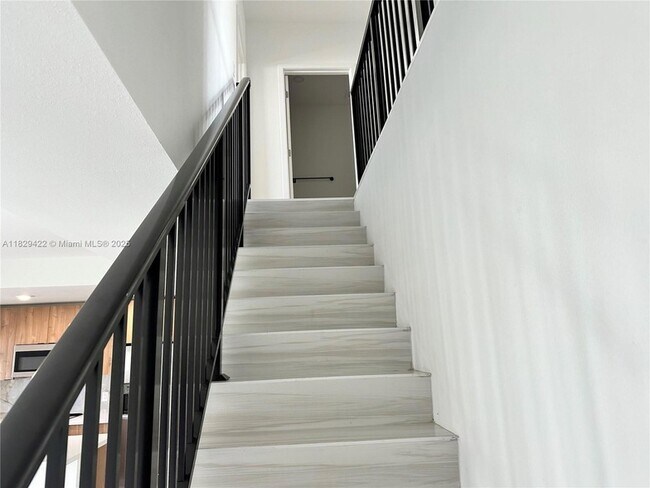 Building Photo - 307 NW 13th Pl