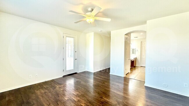 Building Photo - 1124 W Fir Tree Rd