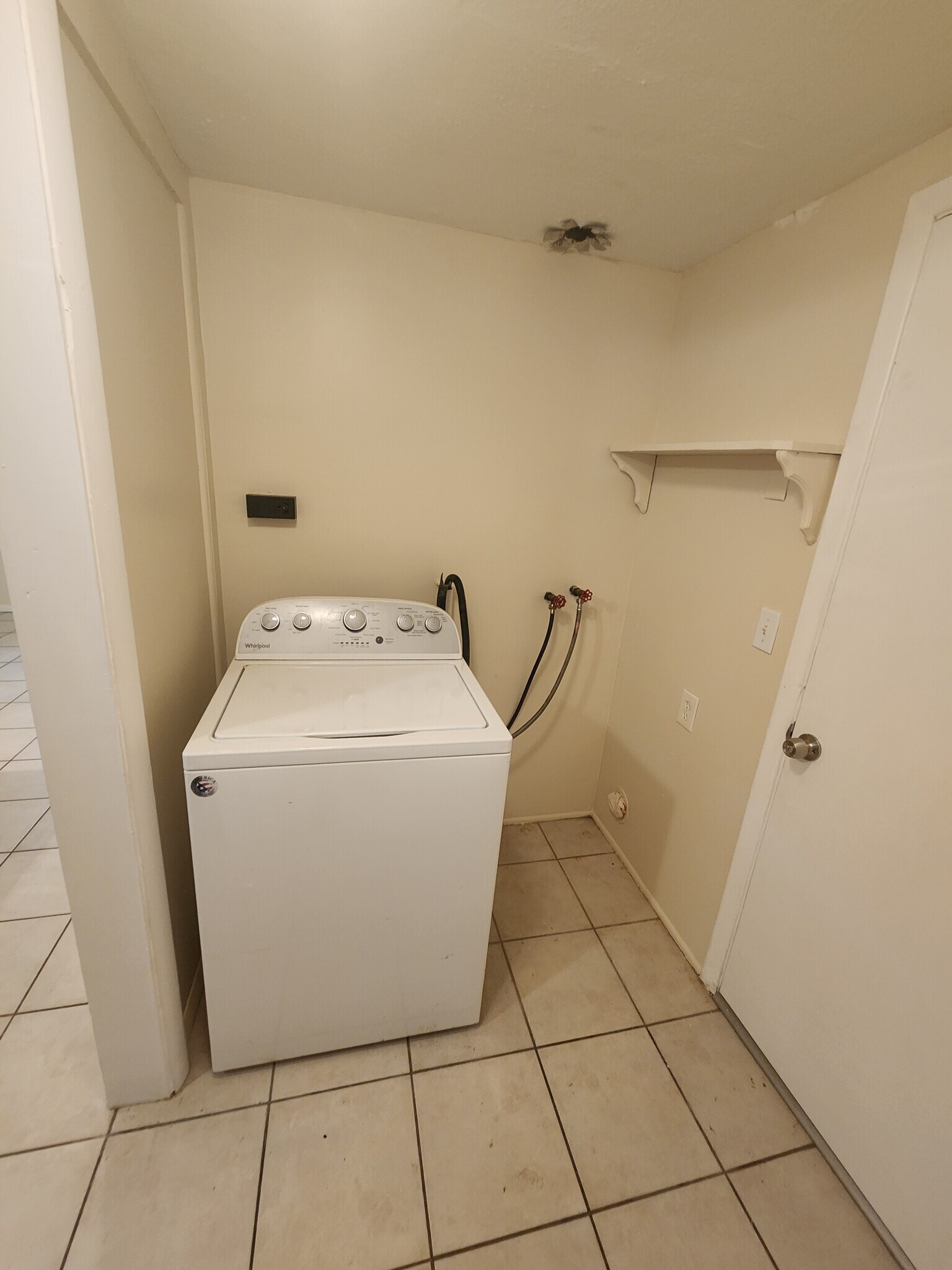 Laundry - 7615 Tyson Dr