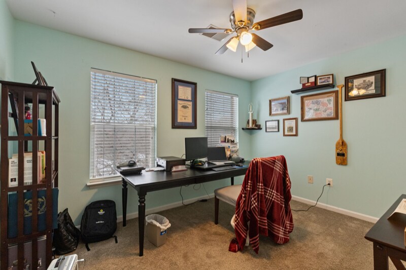 Building Photo - 2953 Medford Dr