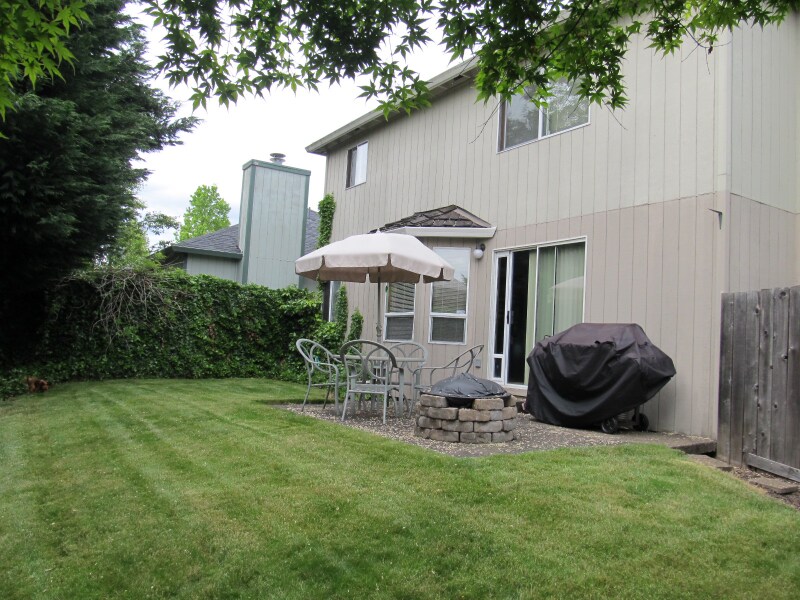 Building Photo - 12490 SW North Dakota St