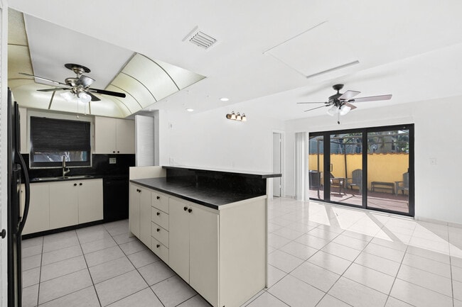 Building Photo - 7734 Balboa St