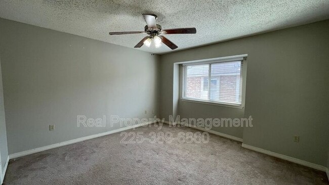 Building Photo - 914 W Tony St