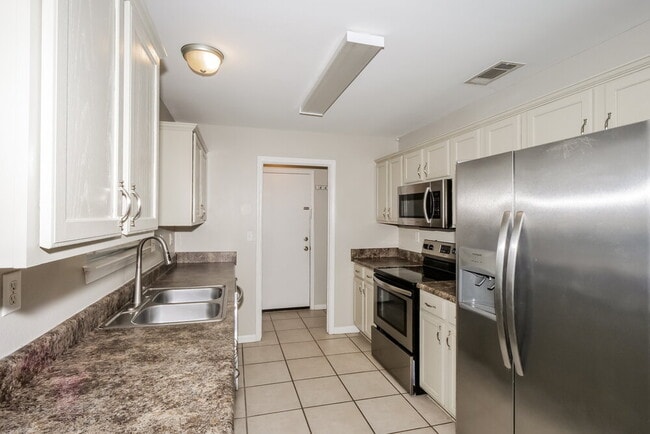 Building Photo - 145 Pine Ridge Ln