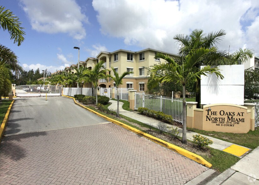 Primary Photo - Welcome to Your Ideal Home in North Miami's Gated Community