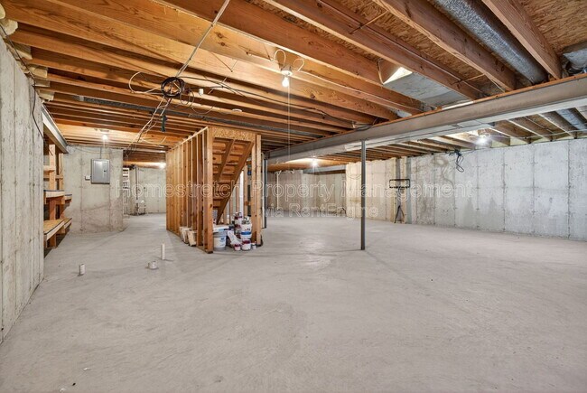 Building Photo - 1609 Valley Hill Ct