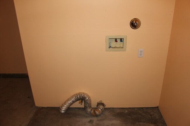 Building Photo - 1327 Clipper Hills Dr