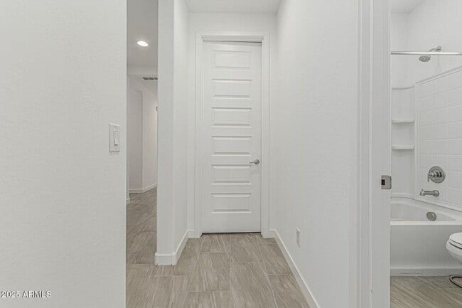 Building Photo - Newer Built 3 Bedroom/2 Bath Single Level Home in Queen Creek! Community Pool, Splash Pad, Lakes ...