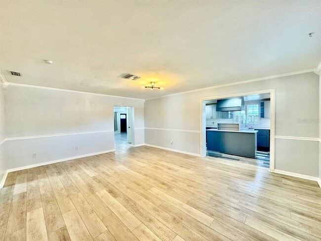 Building Photo - 2703 Westhigh Ave