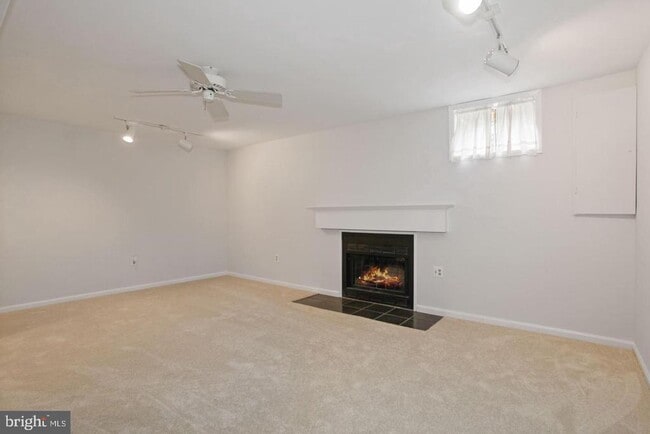 Building Photo - 6531 Kemper Lakes Ct