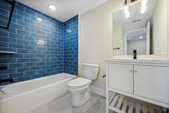 Building Photo - 1804 W Berks St