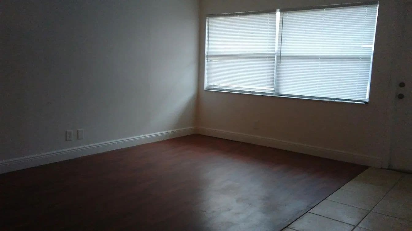 Building Photo - 5226 NW 24th Ct