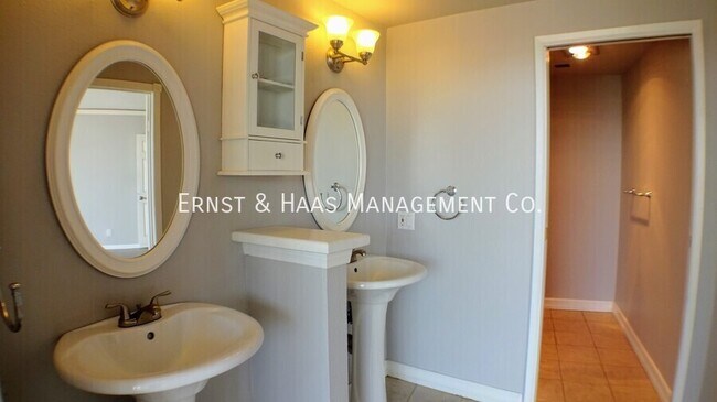 Building Photo - 700 E Ocean Blvd