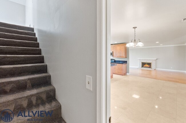 Building Photo - Upgraded 4 Bedroom, 3 Bathroom Home Available