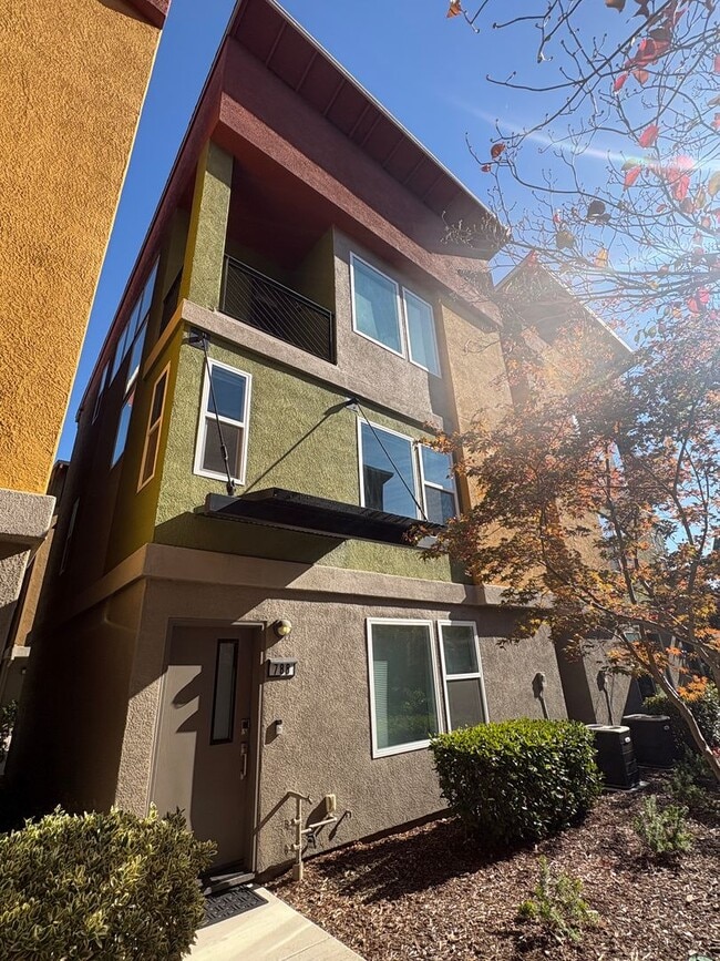 Primary Photo - 788 Pearlite Ct