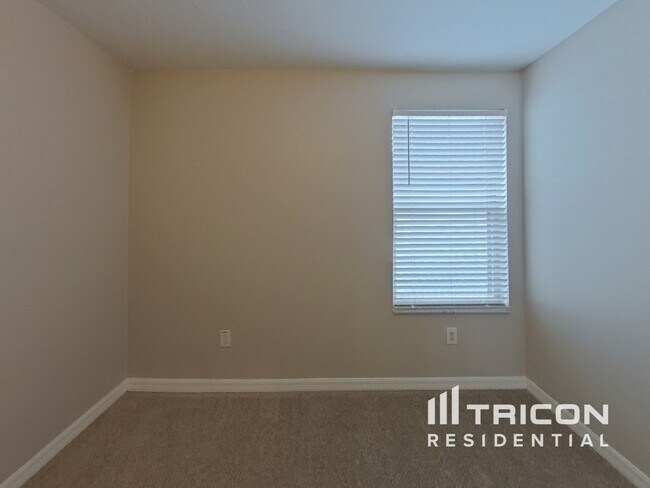 Building Photo - 10015 RoseMary Leaf Ln