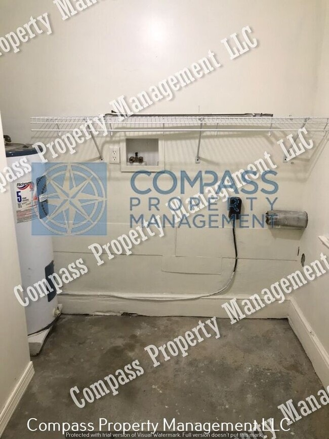 Building Photo - $1,295 - 3 Bed, 1 Bath Apartment - Paradise