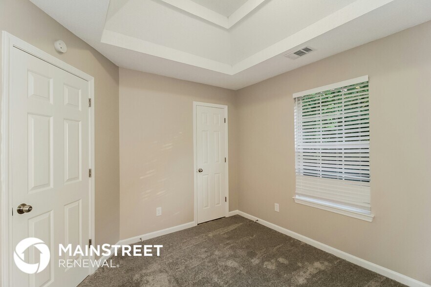 Building Photo - 6251 Village Trace