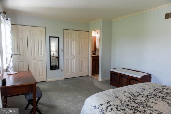 Building Photo - 609 Cambridge Ct