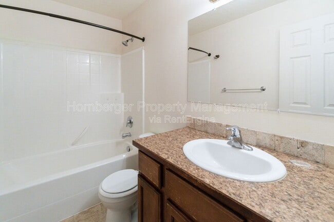 Building Photo - 621 S Bowdish Rd