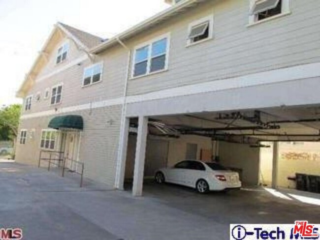 Building Photo - 1821 W 12th Pl