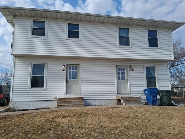 Building Photo - 5428 N Division St