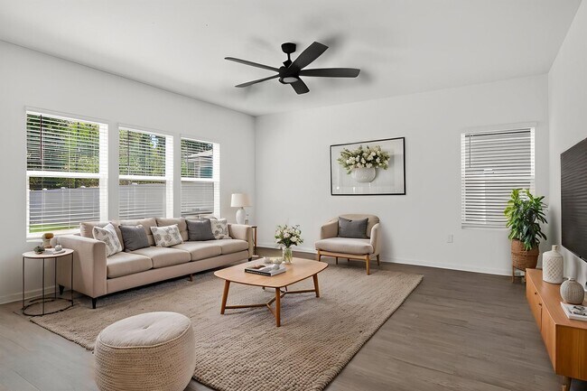 Building Photo - Welcome to your next home  in beautiful Green Cove Springs!