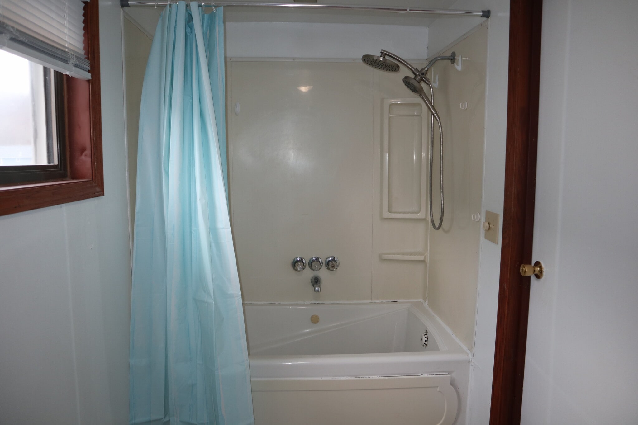 Building Photo - 504 Underwood Ave