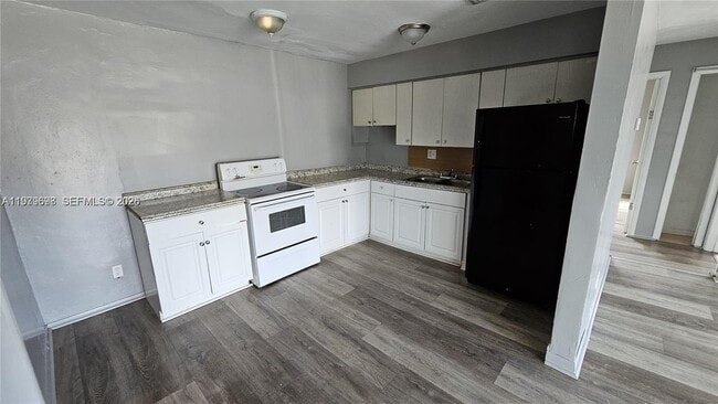 Building Photo - 374 NW 31st Ave