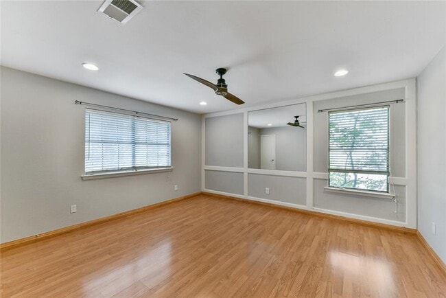 Building Photo - 9108 Texas Sun Dr