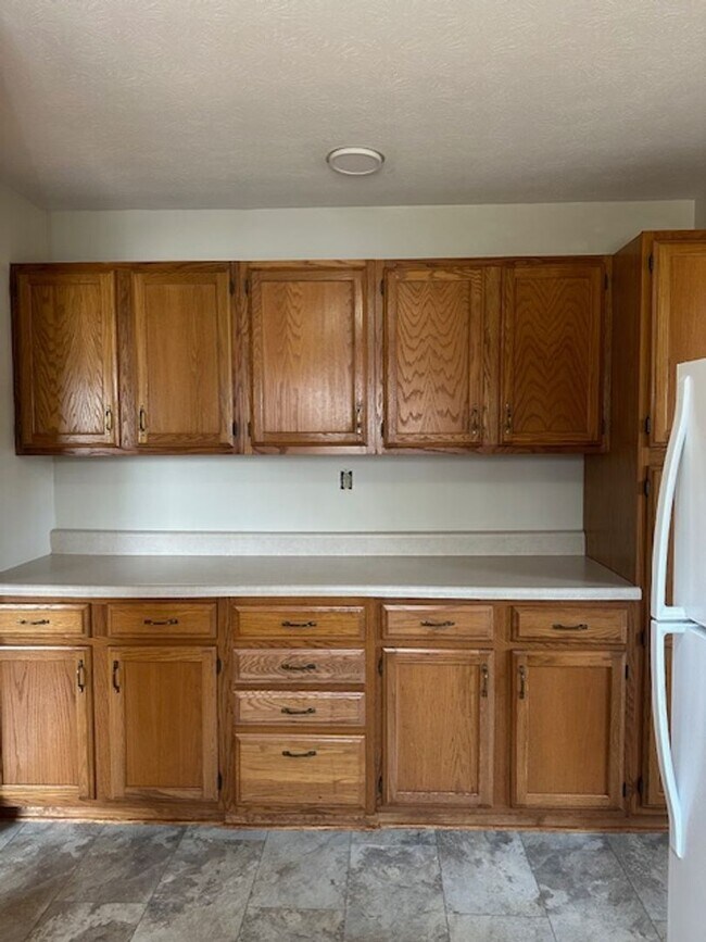 Building Photo - Andersonville 37705 - 4 bedroom, 2 bath home - Contact Kenna Stephens (865) 604-4635