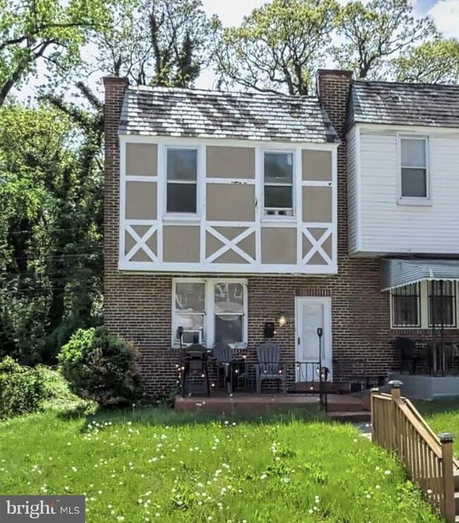 Building Photo - 2453 W Cold Spring Ln
