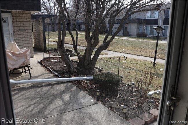 Building Photo - 8256 Karam Blvd