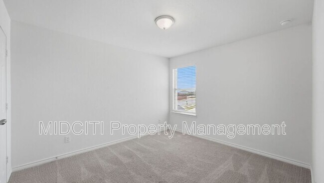 Building Photo - 10419 Salitrillo Bnd