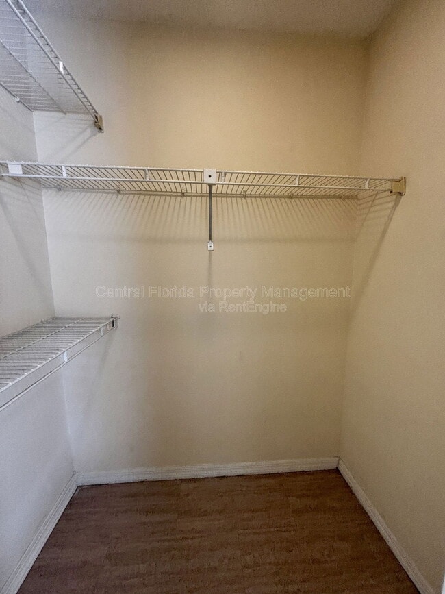 Building Photo - 1209 Roma Ct